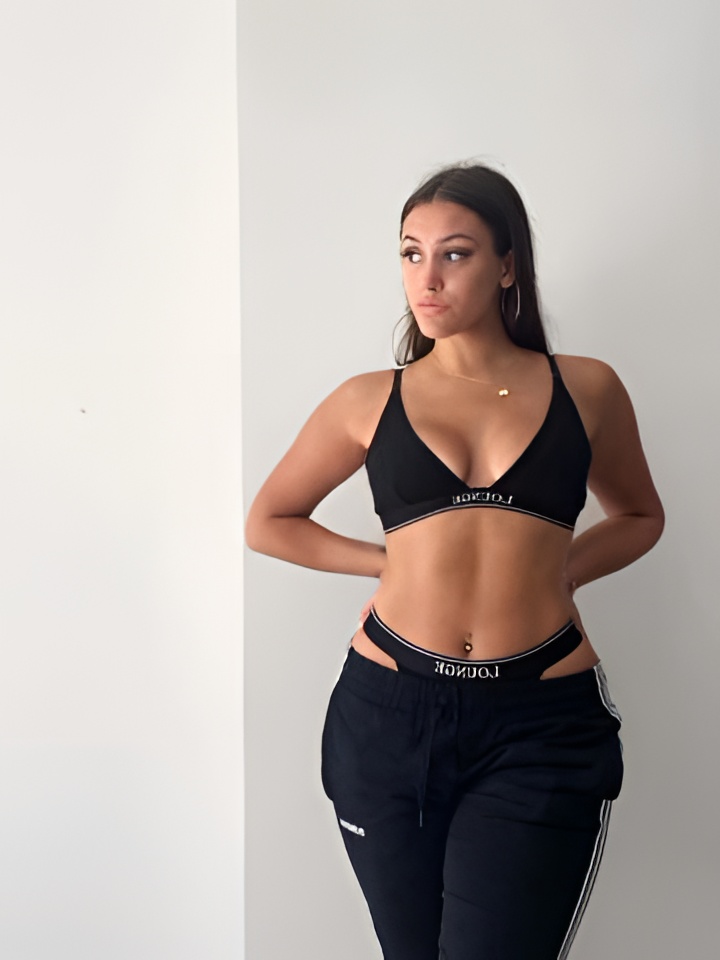 Агата привлекальеная девушка из Вышний волочек цена от 2500 руб