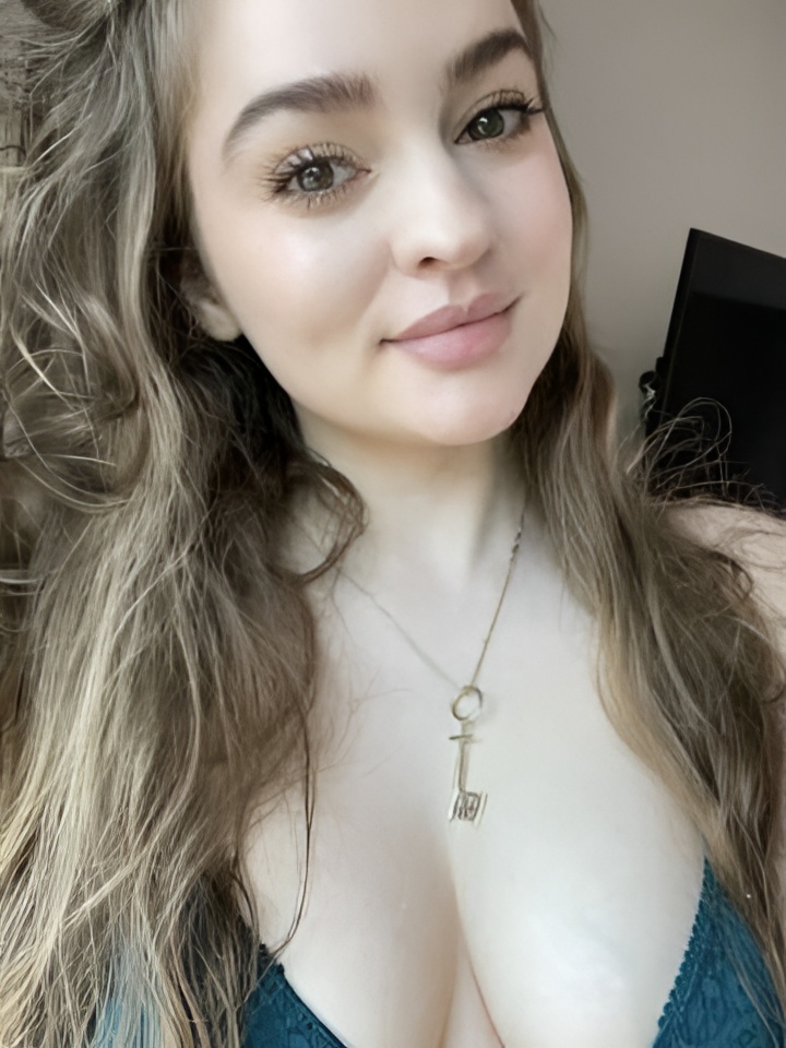 Софа привлекальеная девушка из Вышний волочек цена от 2500 руб