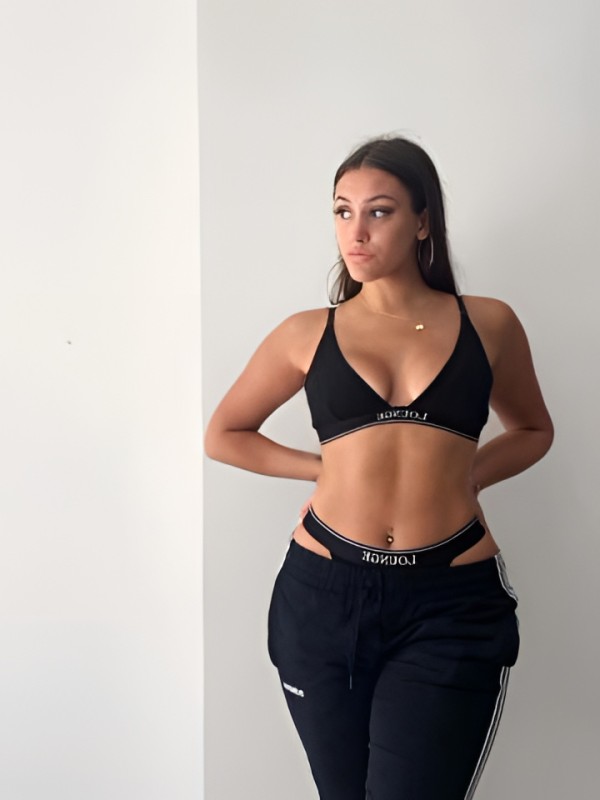 Агата привлекательная девушка из Вышний волочек цена от 2500 руб