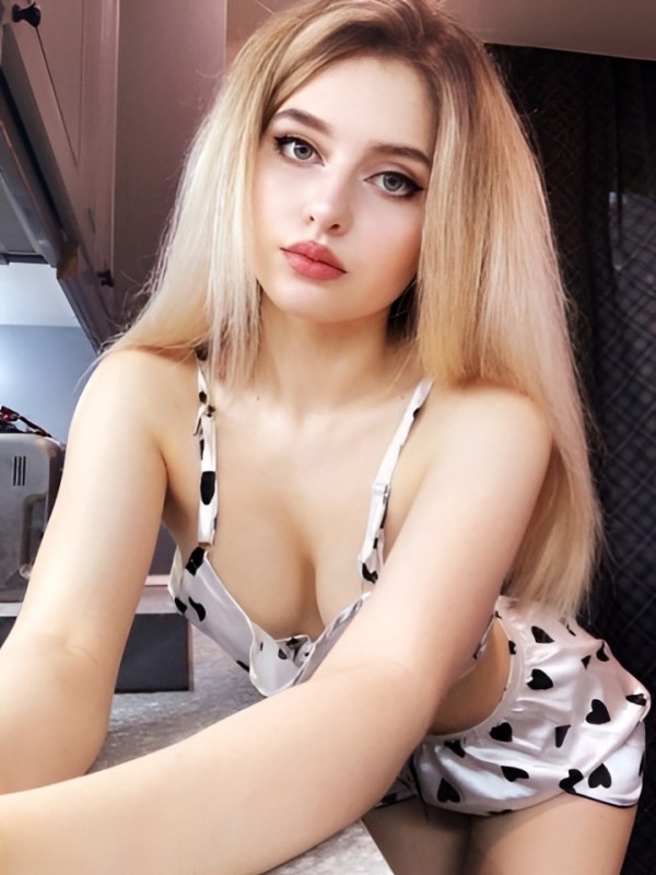 Надя привлекательная девушка из Вышний волочек цена от 10000 руб